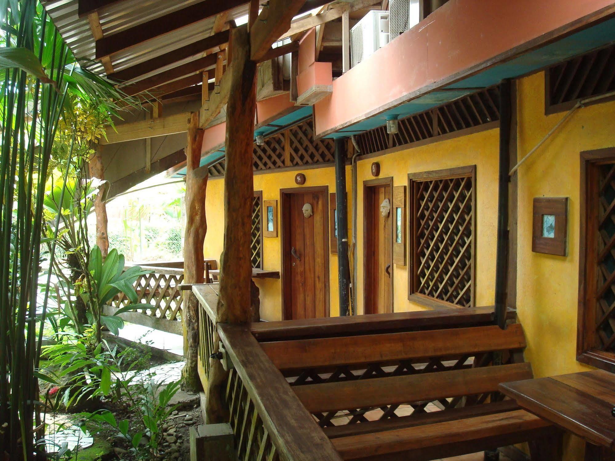 Playa Negra Brewing Beachfront Hotel Puerto Viejo de Talamanca 外观 照片